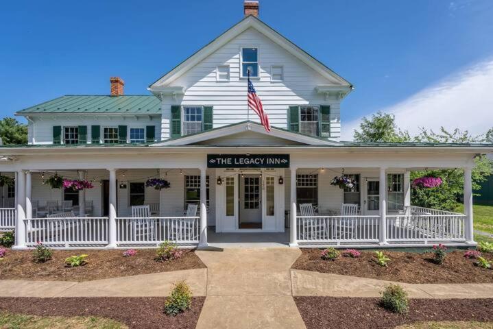 The Legacy Inn 卢雷 外观 照片